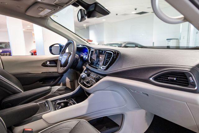 used 2022 Chrysler Pacifica Hybrid car, priced at $39,995
