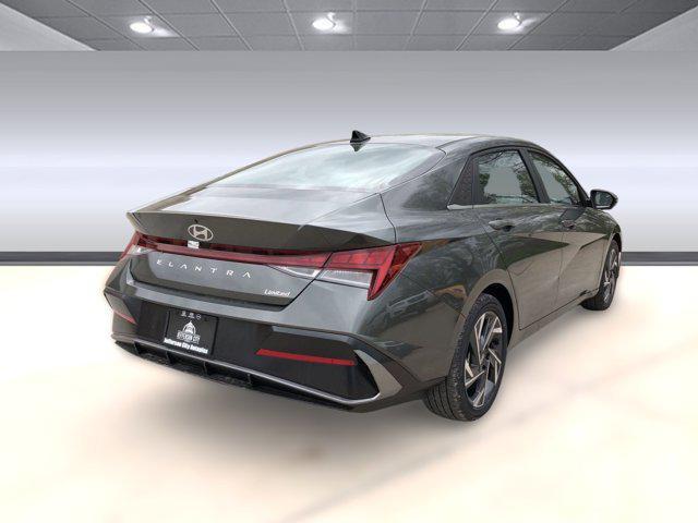 new 2025 Hyundai Elantra car, priced at $26,423