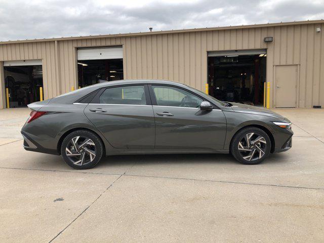 new 2025 Hyundai Elantra car, priced at $28,400