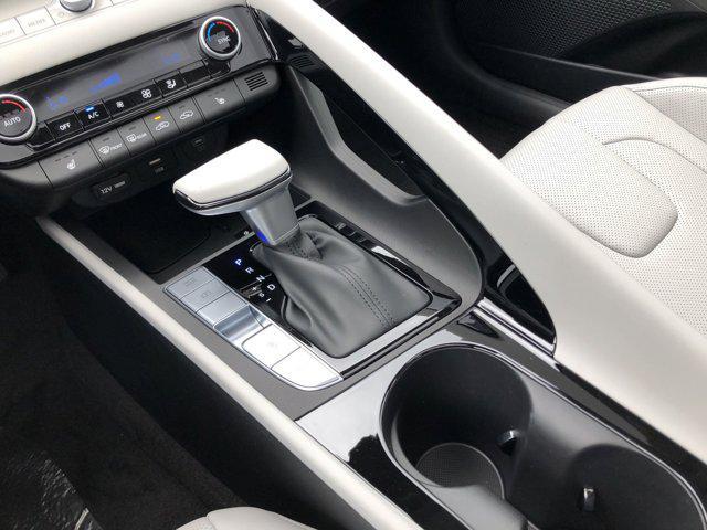 new 2025 Hyundai Elantra car, priced at $28,400