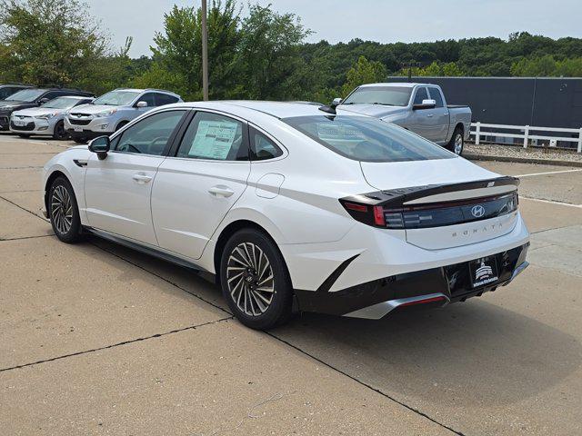 new 2024 Hyundai Sonata Hybrid car, priced at $32,001