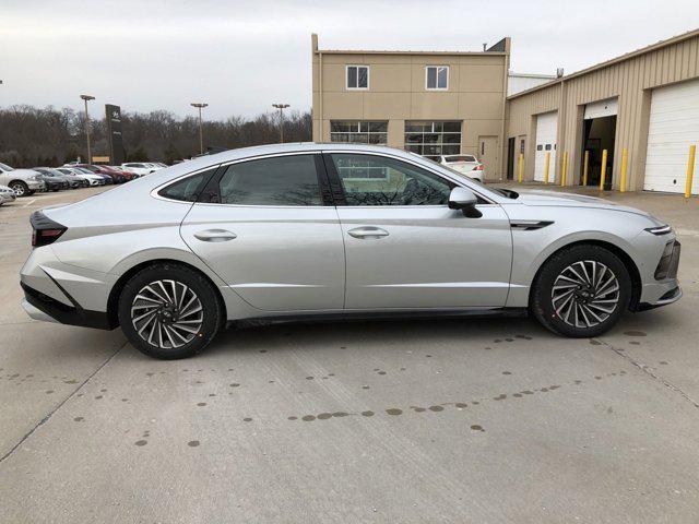 new 2025 Hyundai Sonata Hybrid car, priced at $37,944