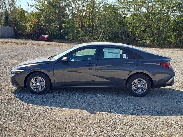 new 2024 Hyundai Elantra car, priced at $21,221