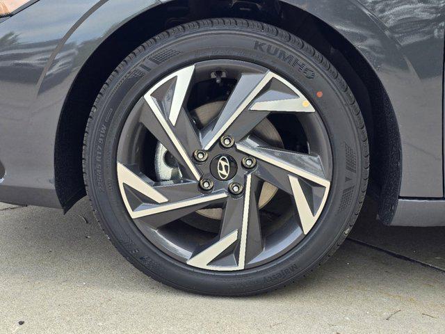 new 2024 Hyundai Elantra car, priced at $27,070