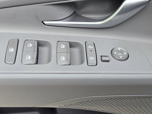new 2024 Hyundai Elantra car, priced at $27,070