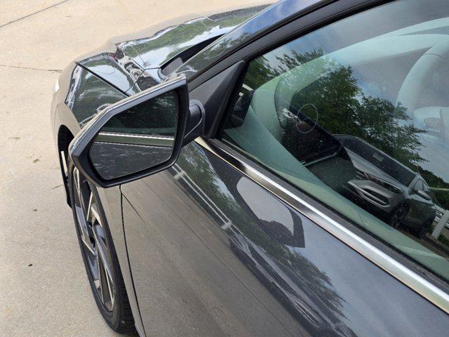 new 2024 Hyundai Elantra car, priced at $27,070