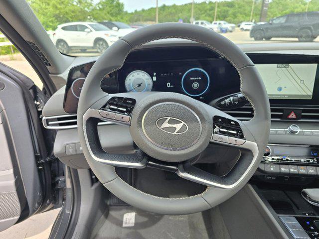 new 2024 Hyundai Elantra car, priced at $27,070