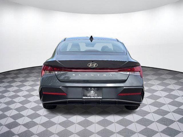 new 2024 Hyundai Elantra car, priced at $27,070