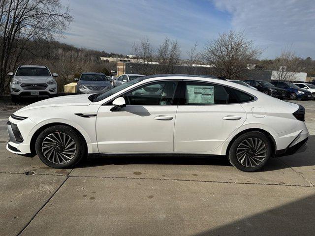 new 2025 Hyundai Sonata Hybrid car, priced at $38,455