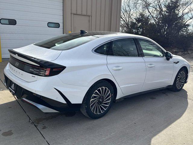 new 2025 Hyundai Sonata Hybrid car, priced at $38,455