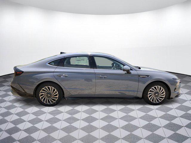 new 2025 Hyundai Sonata Hybrid car, priced at $32,242