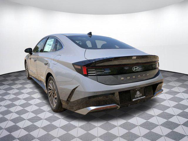 new 2025 Hyundai Sonata Hybrid car, priced at $32,242