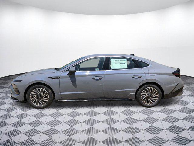 new 2025 Hyundai Sonata Hybrid car, priced at $32,242