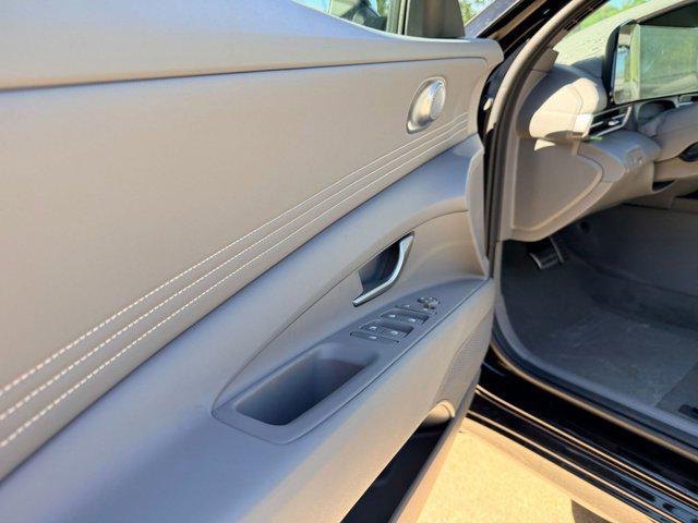 new 2025 Hyundai ELANTRA HEV car, priced at $26,882
