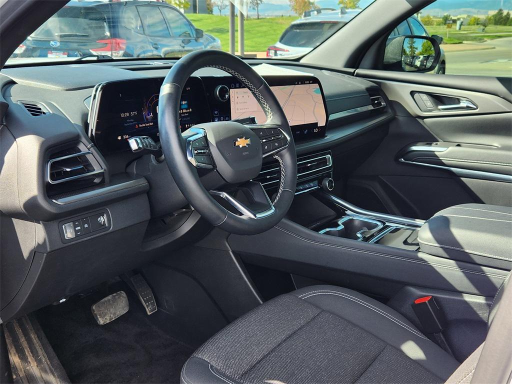 used 2024 Chevrolet Traverse car, priced at $34,979