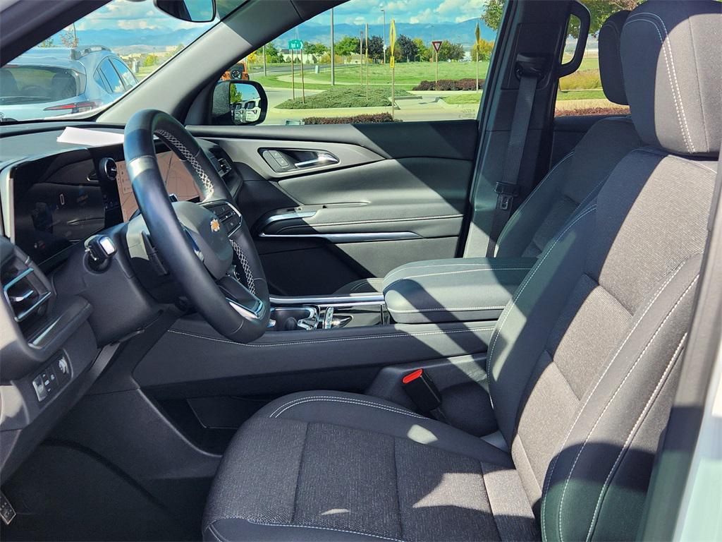 used 2024 Chevrolet Traverse car, priced at $34,979