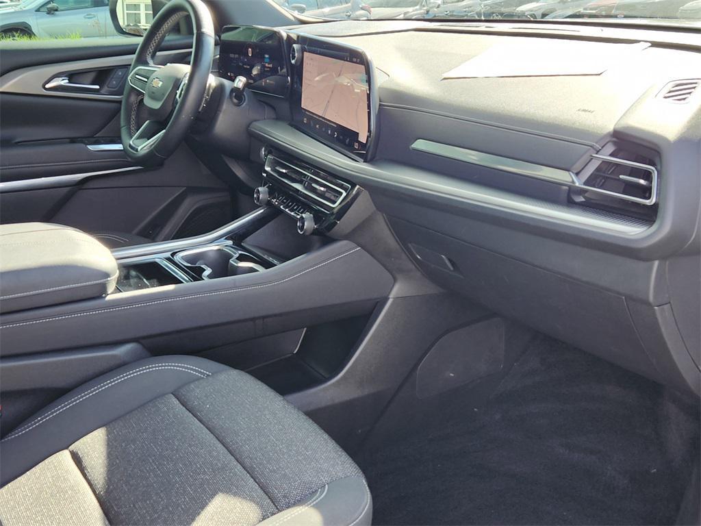 used 2024 Chevrolet Traverse car, priced at $34,979