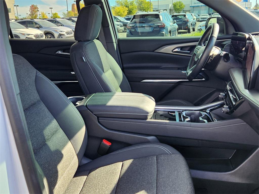 used 2024 Chevrolet Traverse car, priced at $34,979