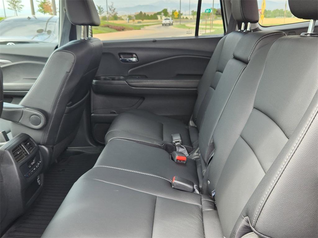 used 2021 Honda Pilot car, priced at $28,156