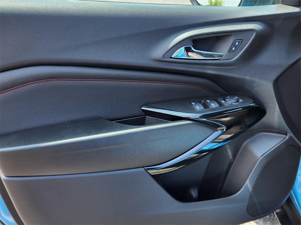new 2025 Chevrolet Trax car, priced at $27,085