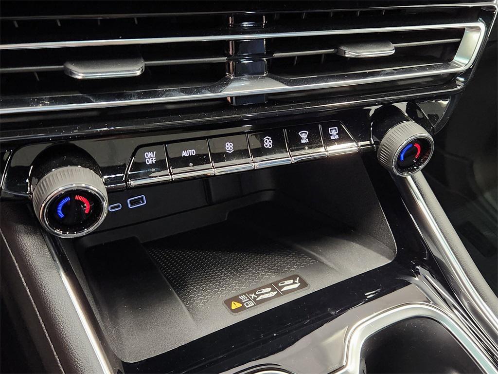 new 2026 Chevrolet Traverse car, priced at $58,375