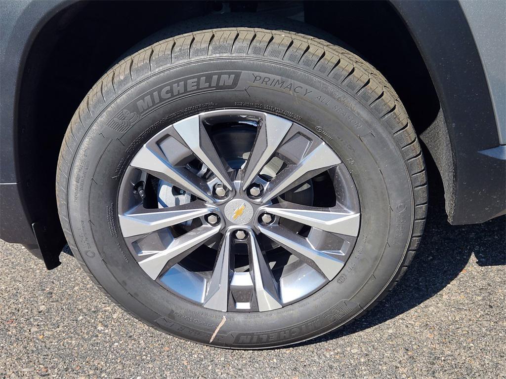 new 2026 Chevrolet Equinox car, priced at $33,500
