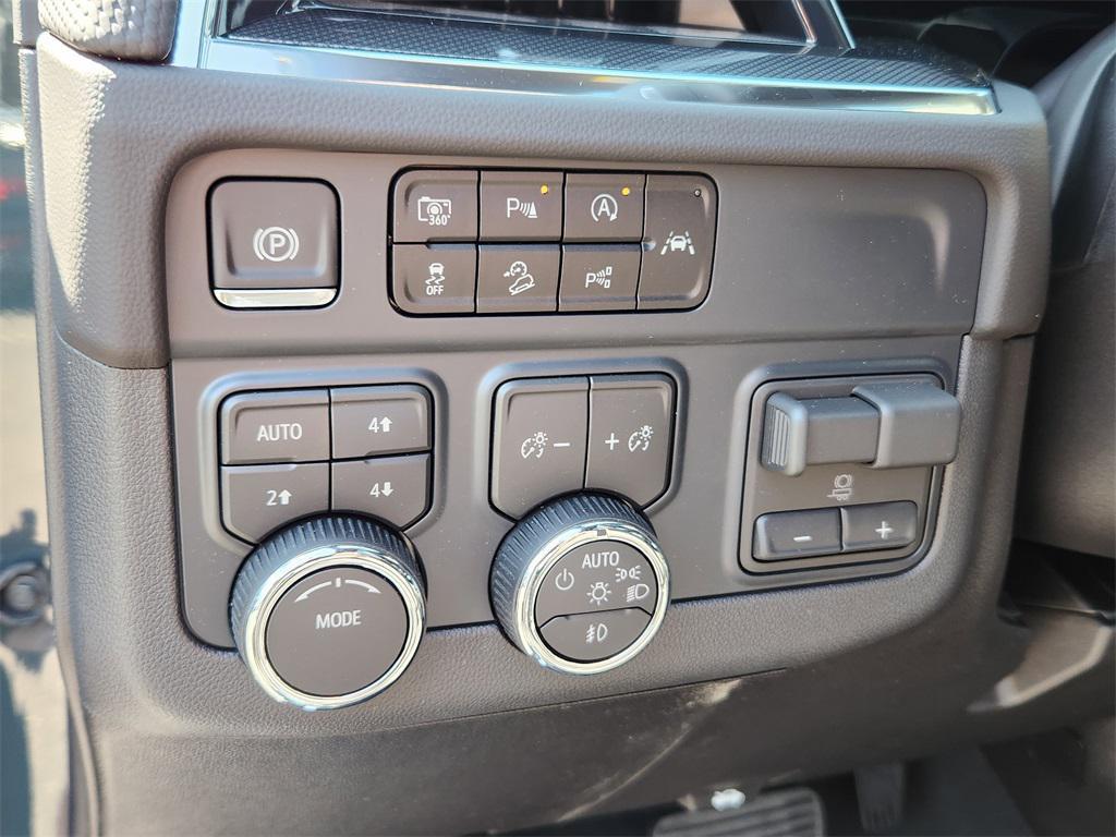 new 2025 Chevrolet Suburban car, priced at $82,155