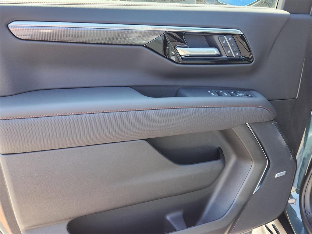 new 2025 Chevrolet Suburban car, priced at $82,155