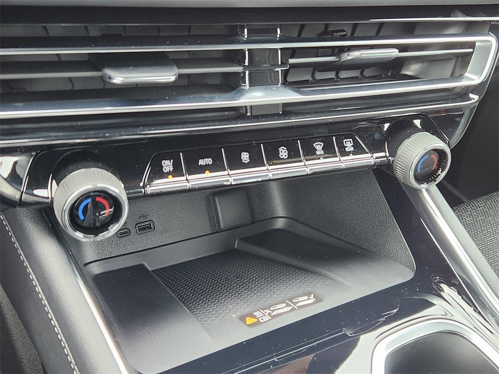 new 2026 Chevrolet Traverse car, priced at $49,777