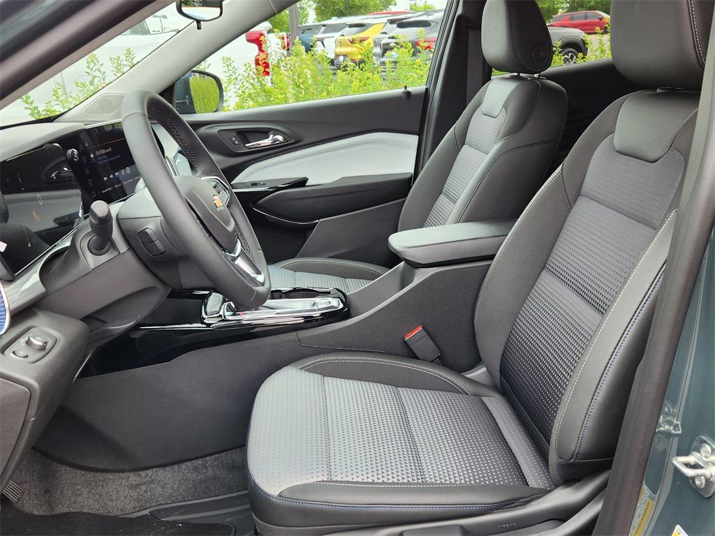 new 2025 Chevrolet Trax car, priced at $24,425
