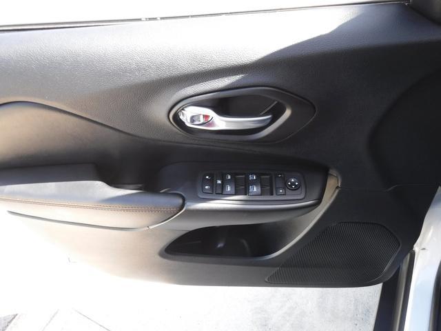 used 2020 Jeep Cherokee car, priced at $23,881