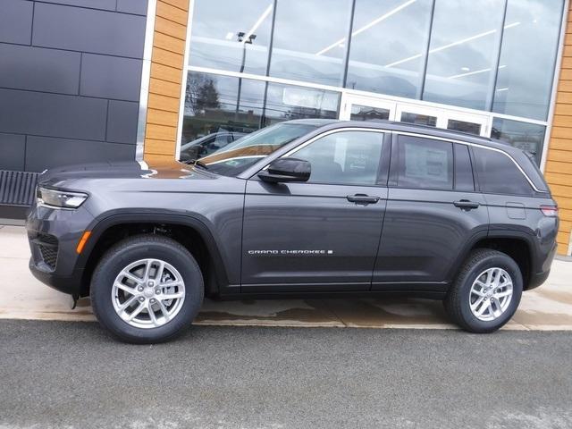 new 2025 Jeep Grand Cherokee car, priced at $42,180