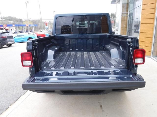new 2025 Jeep Gladiator car, priced at $43,113