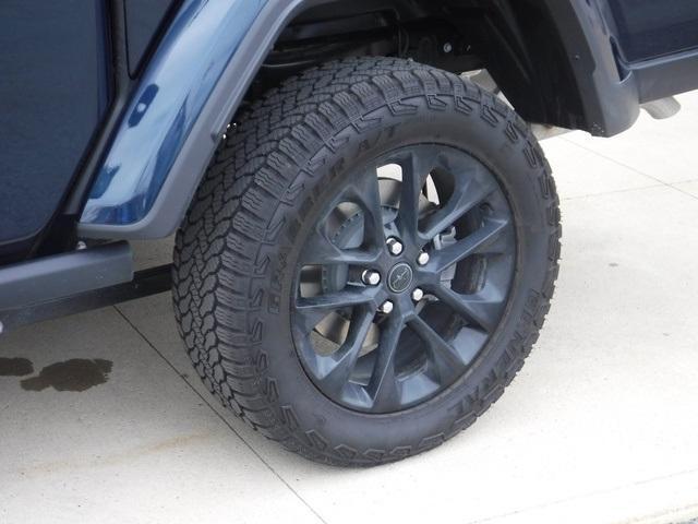 new 2025 Jeep Gladiator car, priced at $43,113