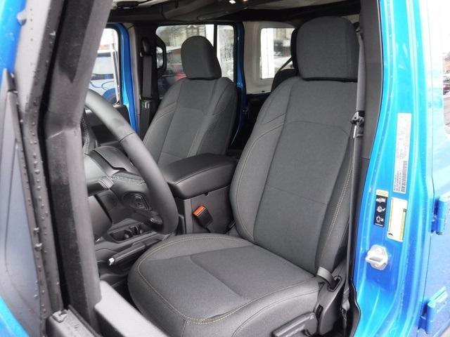 new 2025 Jeep Wrangler car, priced at $47,235