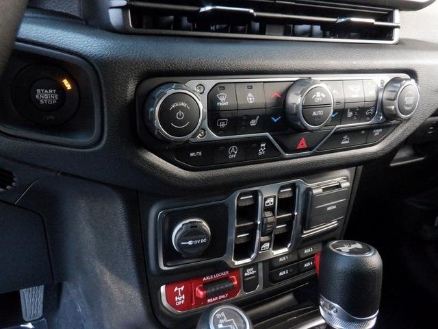 new 2025 Jeep Wrangler car, priced at $54,974