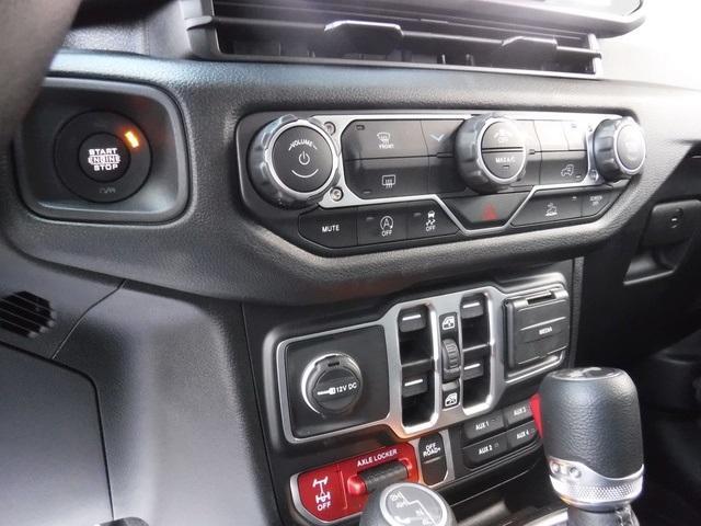 new 2025 Jeep Wrangler car, priced at $47,378
