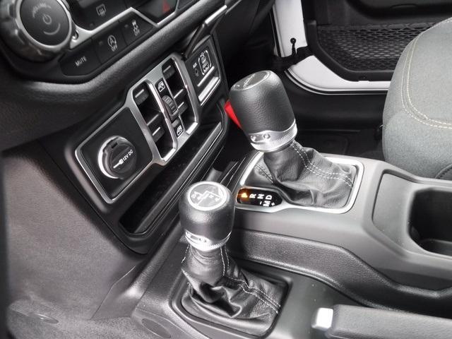 new 2025 Jeep Gladiator car, priced at $41,135