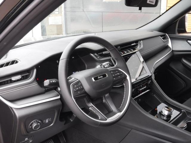 new 2025 Jeep Grand Cherokee car, priced at $41,284
