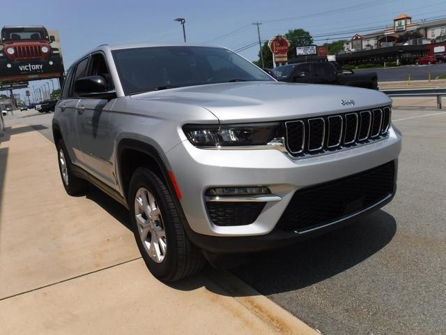 used 2022 Jeep Grand Cherokee car, priced at $35,488