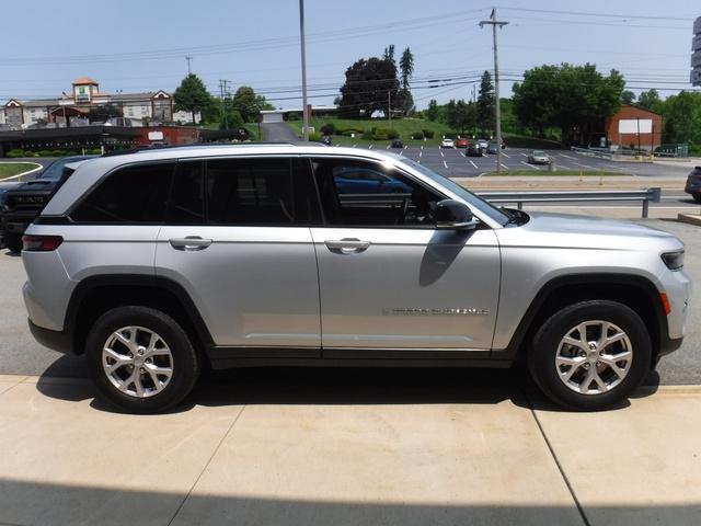 used 2022 Jeep Grand Cherokee car, priced at $35,488