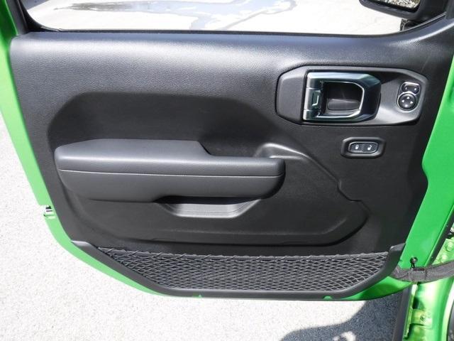 new 2025 Jeep Wrangler car, priced at $47,075