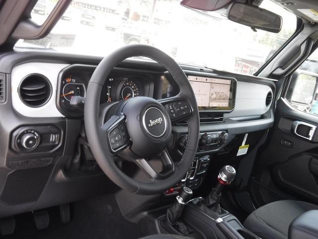 new 2025 Jeep Wrangler car, priced at $47,075