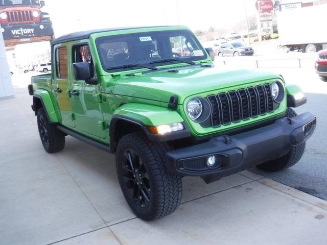 new 2025 Jeep Gladiator car, priced at $42,217
