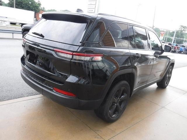 used 2024 Jeep Grand Cherokee car, priced at $37,925