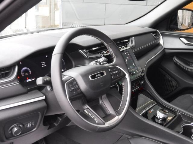 used 2024 Jeep Grand Cherokee car, priced at $37,925