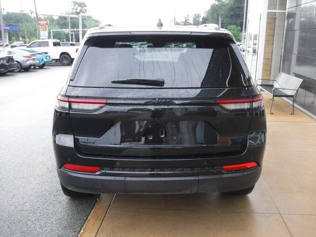 used 2024 Jeep Grand Cherokee car, priced at $37,925