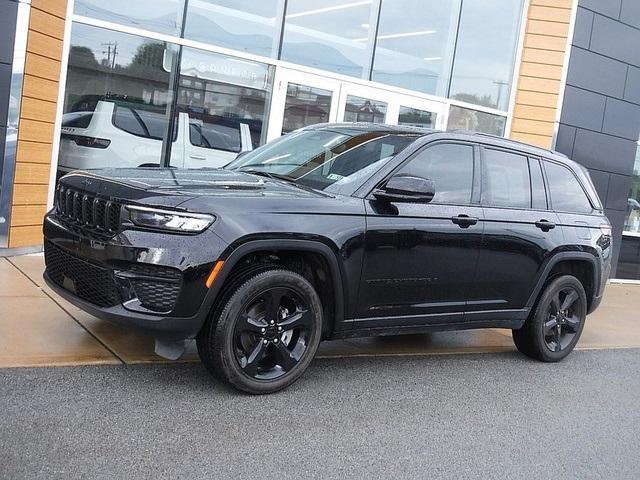 used 2024 Jeep Grand Cherokee car, priced at $37,925