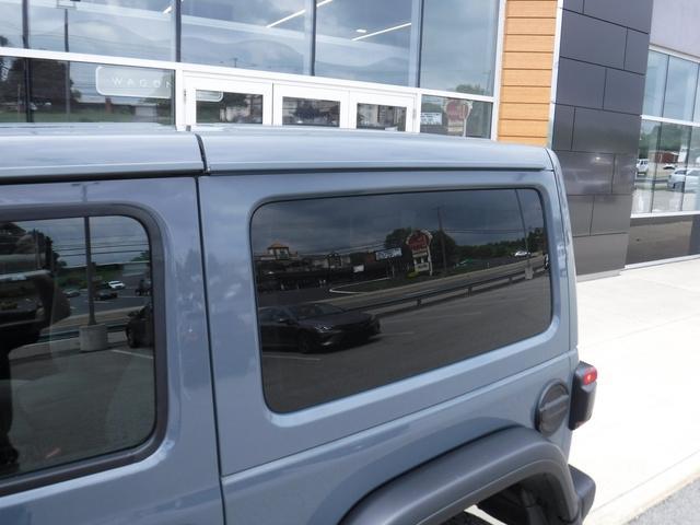 new 2025 Jeep Wrangler car, priced at $46,585