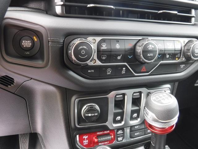 new 2025 Jeep Wrangler car, priced at $46,585